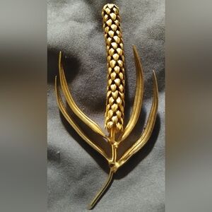 Vintage Signed Giovanni Gold Tone Brooch